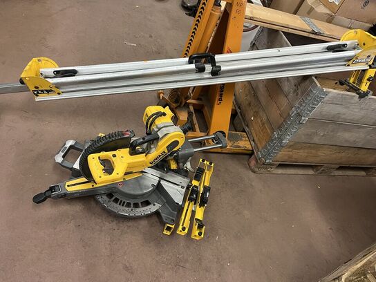 Kap - geringssav DEWALT DCS727