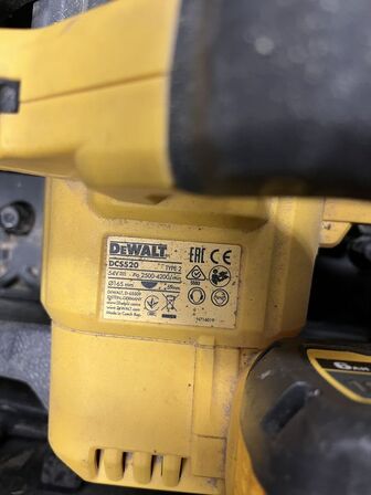 Dyksav + Radio+Batteri/Oplader DEWALT