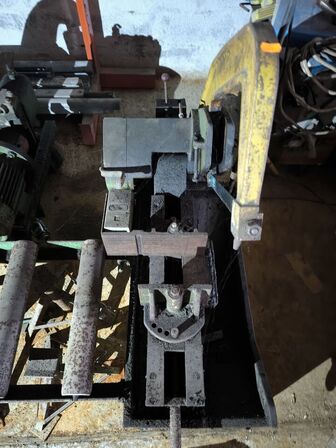 Metalbåndsav med rullebane