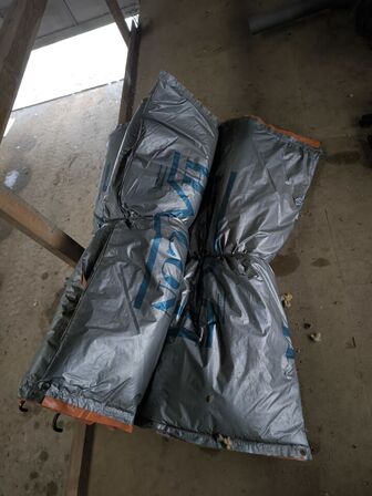 3 stk. sortimentsreoler med indhold, div. Gulvisolerlingsplader, varelager m.m.