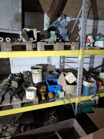 Div. Varelager, reservedele, værktøj, jern m.m.