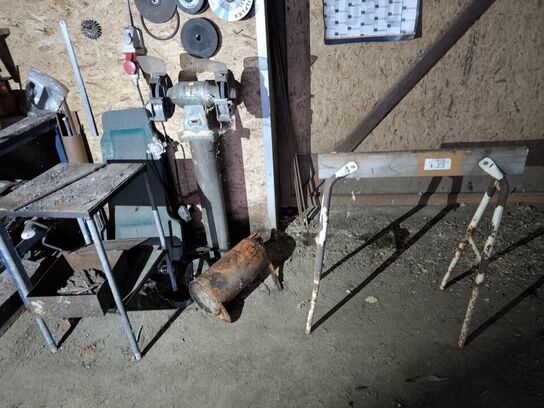 Bænksliber samt buk og bord