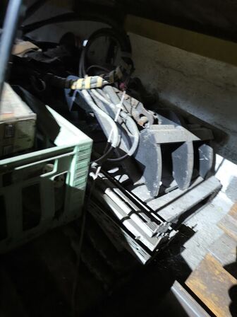 Div. Varelager, reservedele, værktøj, jern m.m.