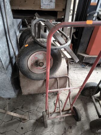 2 stk. sækkevogne samt stativ