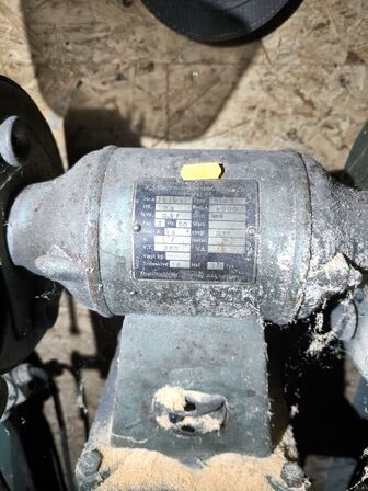 Bænksliber samt buk og bord