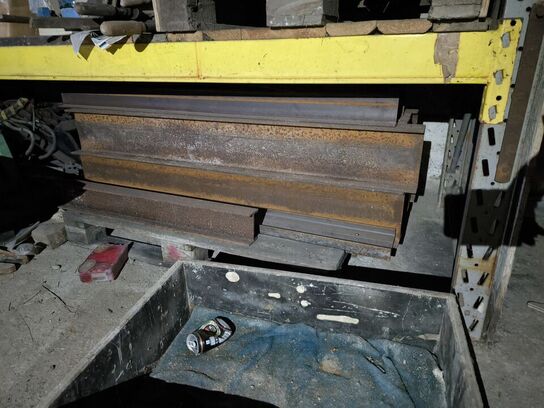 Div. Varelager, reservedele, værktøj, jern m.m.