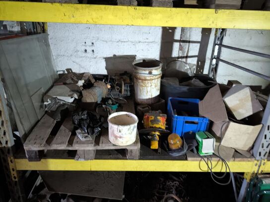 Div. Varelager, reservedele, værktøj, jern m.m.