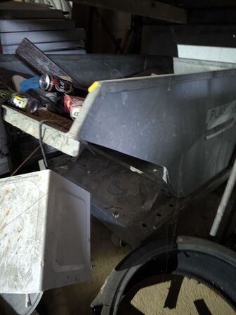 Vippecontainer med indhold