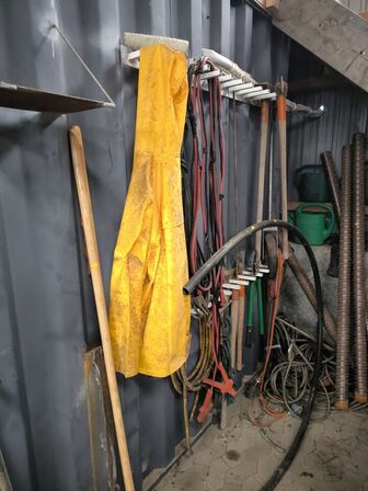 Div. Haveredskaber, forlængerledninger, varelager m.m.