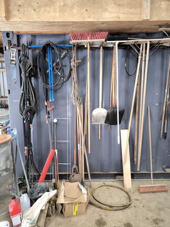 Div. Haveredskaber, forlængerledninger samt skraldespand