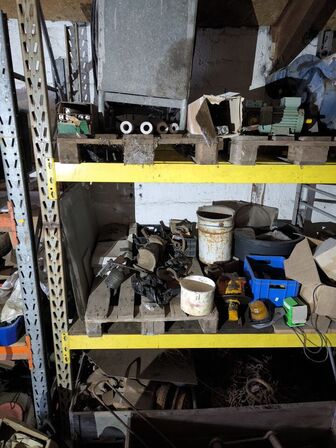 Div. Varelager, reservedele, værktøj, jern m.m.