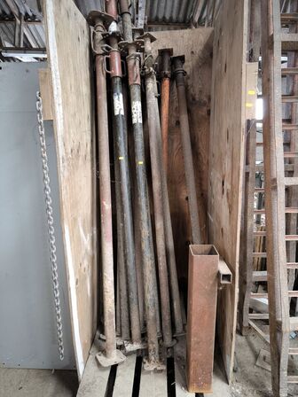 Div. Forskallingsstøtter