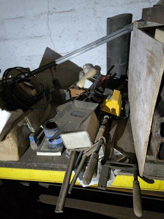 Div. Varelager, reservedele, værktøj, jern m.m.