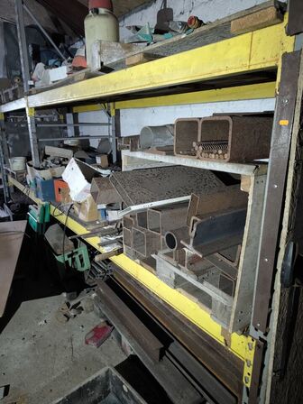 Div. Varelager, reservedele, værktøj, jern m.m.