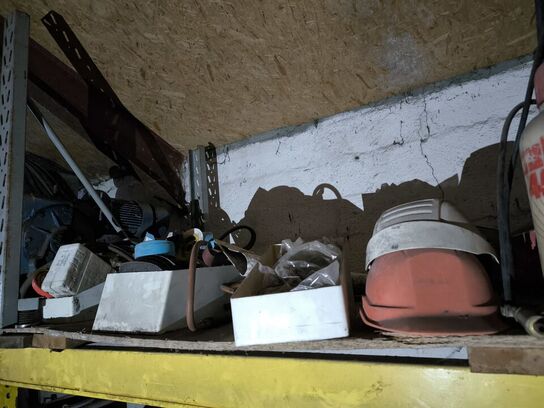 Div. Varelager, reservedele, værktøj, jern m.m.