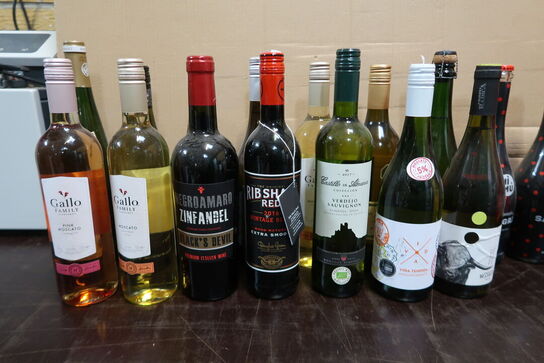 Ca. 65 flasker vin m.m. + Glas & Øl
