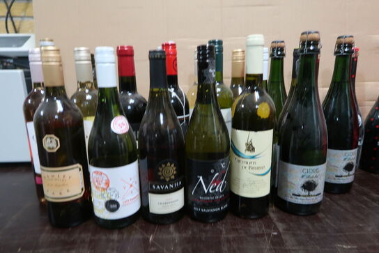 Ca. 65 flasker vin m.m. + Glas & Øl