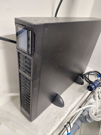 6 stk. UPS with SNMP Manager