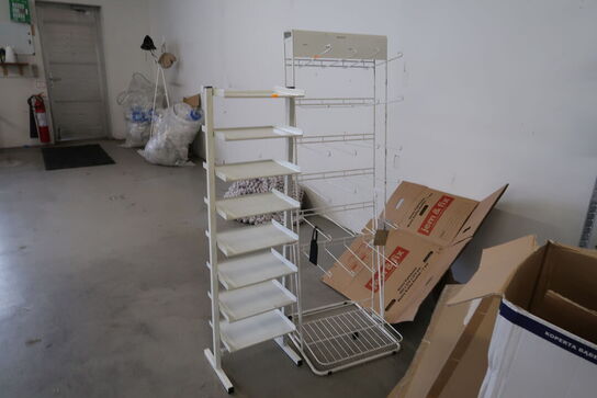 15 stk. lagerreoler, klapbord, whiteboard, div. Lagerreoler og butiksinventar