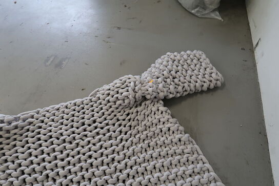 Stumtjener samt vægtæppe