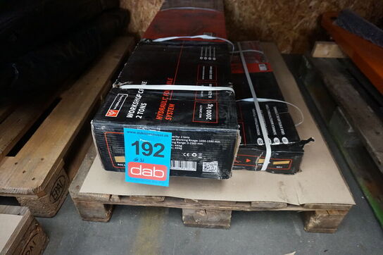 Widmann GR-2T Værksteds/motorkran 2000 kg, med sammenklappelig ben.