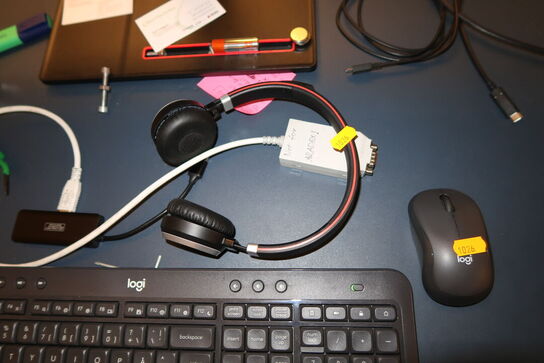 Computerskærm LENOVO T34W-20, tastatur, headset, mus og dockingstation 