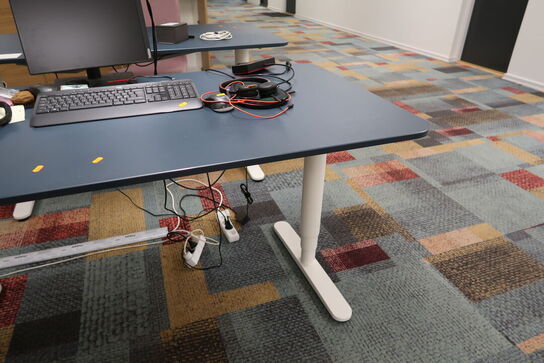 El. hæve/sænke skrivebord uden indhold