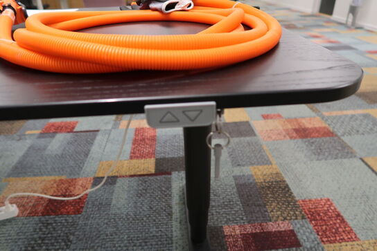 El. hæve/sænke skrivebord