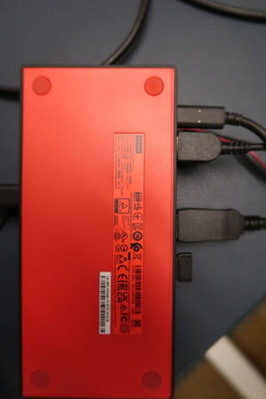 Computerskærm LENOVO T27i-30, tastatur, mus, dockingstation og headset