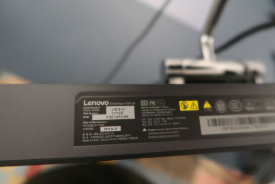 2 stk. computerskærme LENOVO X24-20, tastatur, mus, dockingstation og headset