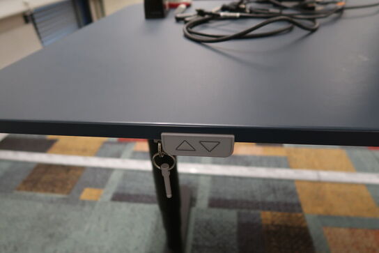 El. hæve/sænke skrivebord uden indhold