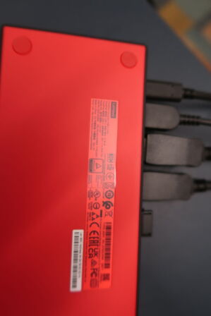 2 stk. computerskærme LENOVO T27i-30, tastatur, mus, dockingstation og headset