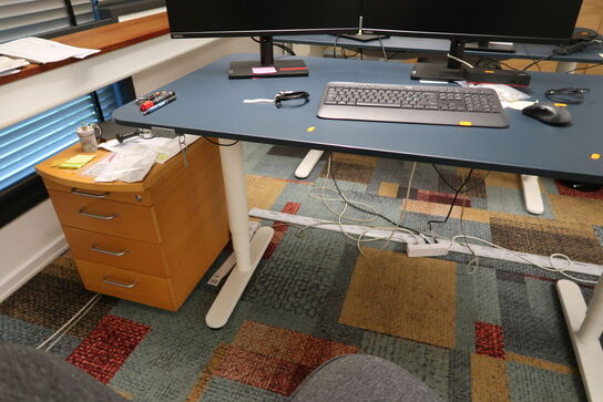 El. hæve/sænke skrivebord uden indhold og skuffemodul