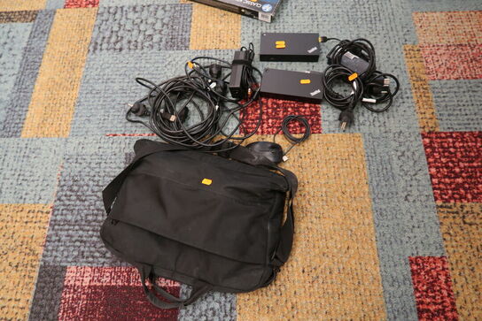 Div. tastaturer, computertaske, 2 stk. dockingstationer LENOVO Universal USB-C Dock m.fl.