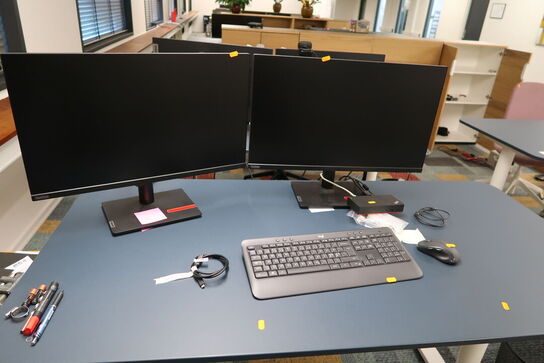 2 stk. computerskærme LENOVO T27i-30, tastatur, mus og dockingstation