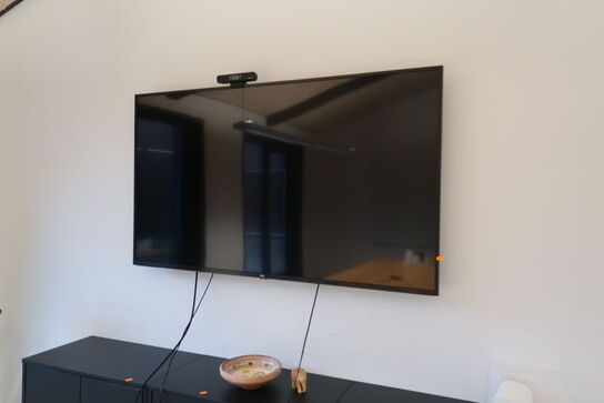 Fjernsyn LG med konferencekamera KONFTEL