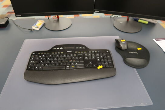 2 stk. computerskærme LENOVO X24-20, tastatur, mus, dockingstation og headset