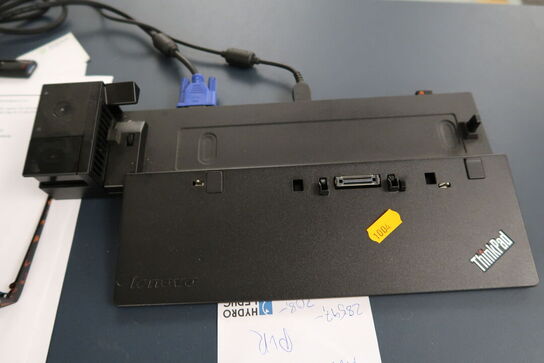 Computerskærm LENOVO T23i-10, tastatur, mus og dockingstation