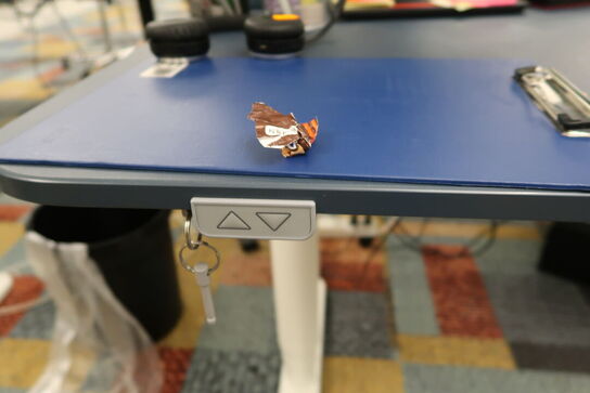 El. hæve/sænke skrivebord uden indhold