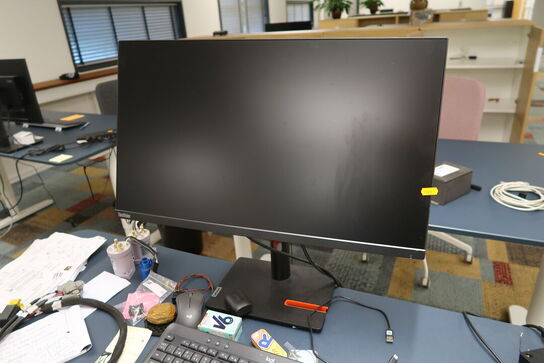 Computerskærm LENOVO T27i-30, tastatur, mus, dockingstation og headset