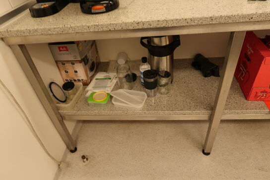 2 stk. kaffemaskiner NESPRESSO, BRAUN, kaffekværn, mikrobølgeovn m.m.