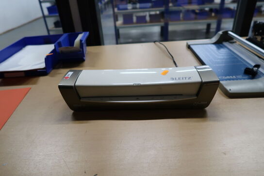 Skæremaskine DAHLE m.fl. Lamineringsmaskine LEITZ, hæftemaskine RAPID Classic 9