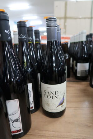3 fl. Rødvin SAND POINT PINOT NOIR 2021