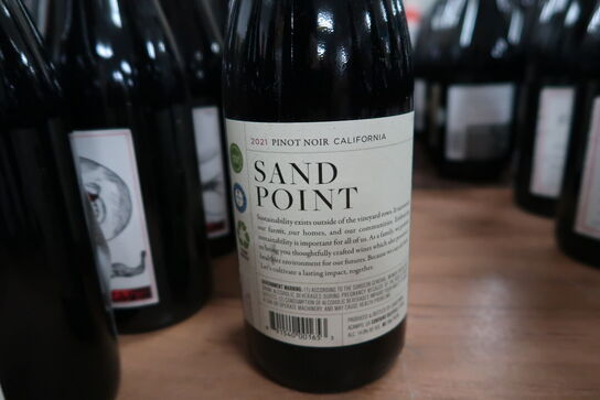 3 fl. Rødvin SAND POINT PINOT NOIR 2021