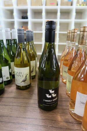 4 fl. Hvidvin 3 WOOLY SHEEP SAUVIGNON BLANC 2023