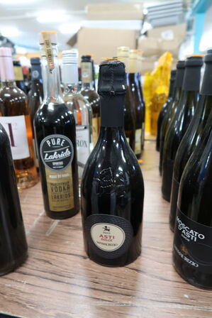 6 fl. Mousserendevin (se billeder)