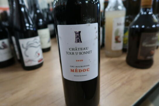 1 fl. Rødvin CHÂTEAU TOUR ST BONNET CRU BOURGEOIS MÉDOC 2020