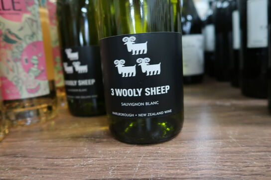 7 fl. Hvidvin 3 WOOLY SHEEP SAUVIGNON BLANC 