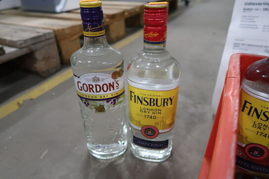 7 fl. Gin (se billeder)