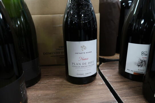 4 fl. Vin (se billeder)